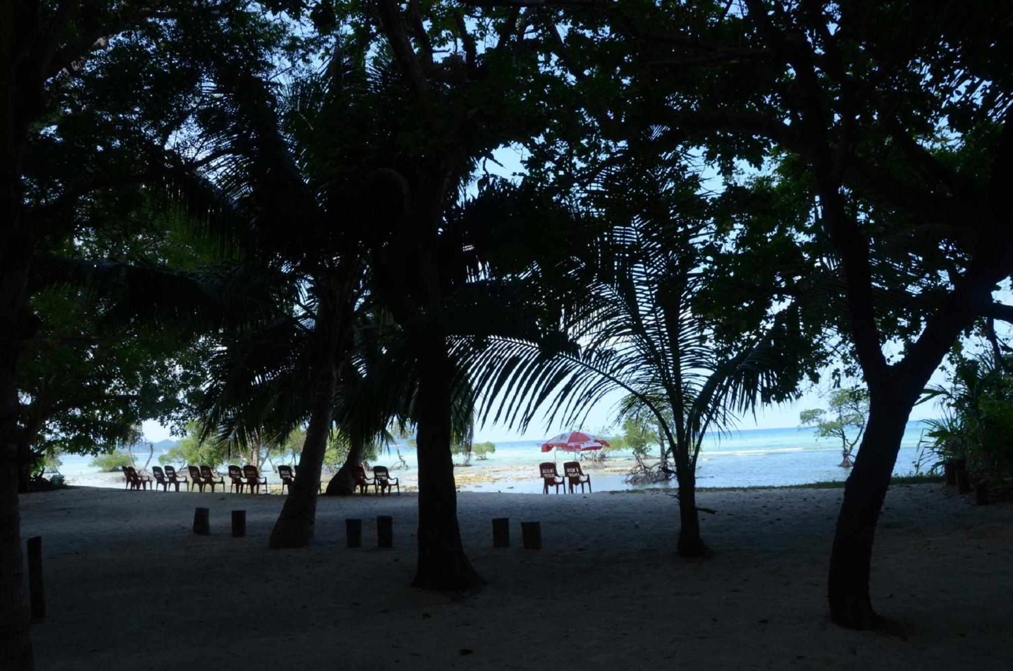 Coconhuts Beach Resort Lakshmanpur Exteriér fotografie